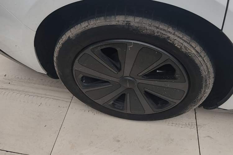 Used Hima Luxeed S7 2024 Max Rear-Drive Long-Range Intelligent Driving Version Right Rear Wheel Hub