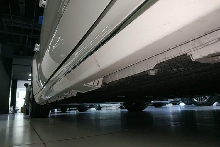 Used Hima Luxeed S7 2024 Pro Model Right Side Sill