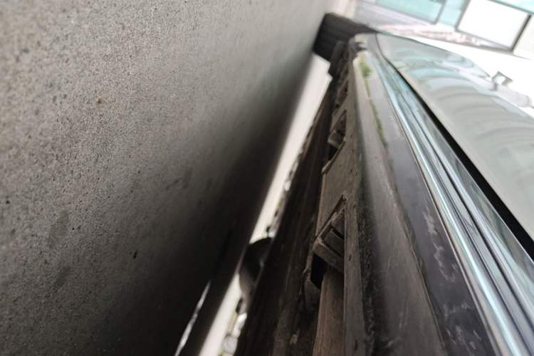 Used Hima Luxeed S7 2024 Max+ Right Side Sill