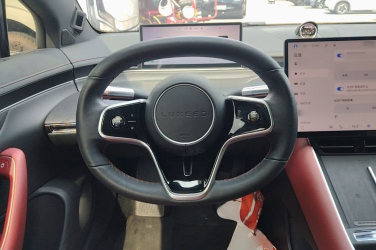 Used Hima Luxeed S7 2024 Max Rear-Drive Long-Range Intelligent Driving Version Steering Wheel