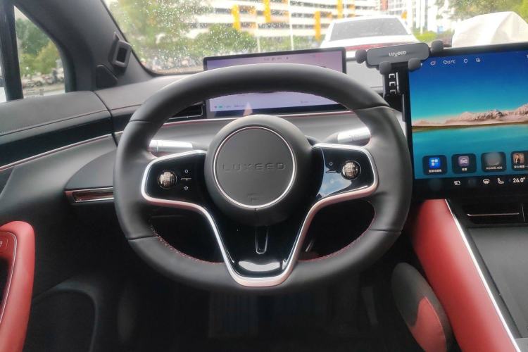 Used Hima Luxeed S7 2024 Max Rear-Drive Long-Range Intelligent Driving Version Steering Wheel