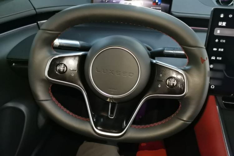 Used Hima Luxeed S7 2024 Max Rear-Drive Long-Range Intelligent Driving Version Steering Wheel