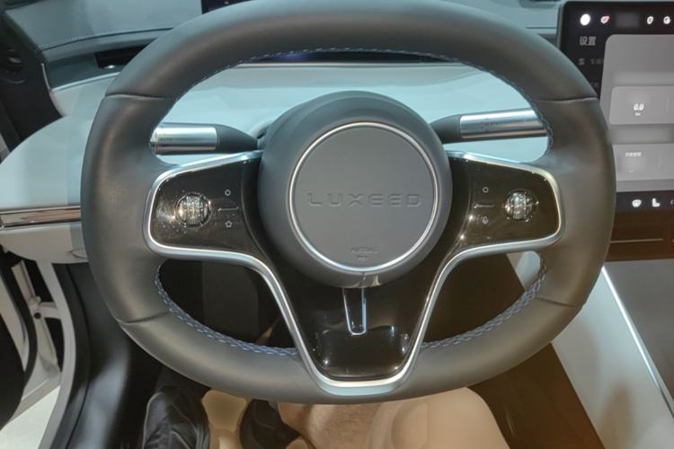 Used Hima Luxeed S7 2024 Max Rear-Drive Long-Range Intelligent Driving Version Steering Wheel