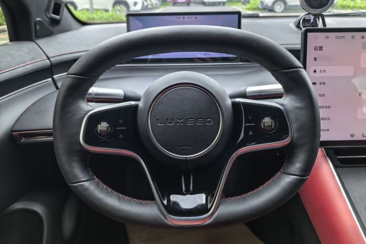 Used Hima Luxeed S7 2024 Max Rear-Drive Long-Range Intelligent Driving Version Steering Wheel