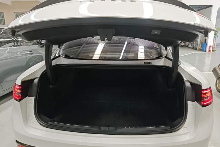 Used Hima Luxeed S7 2024 Max RS Trunk