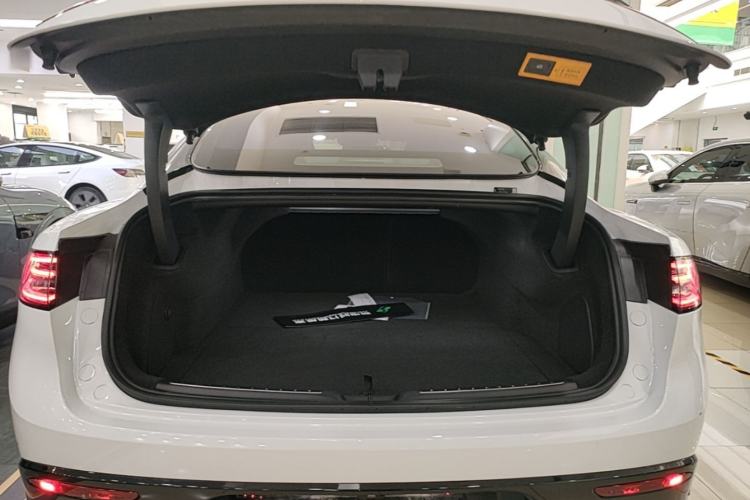 Used Hima Luxeed S7 2024 Max Trunk