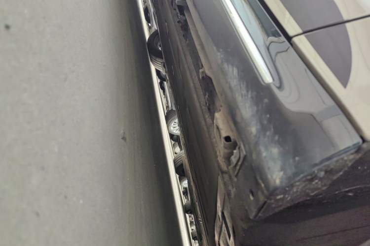 Used Hima Luxeed S7 2024 Max Chassis Front Right