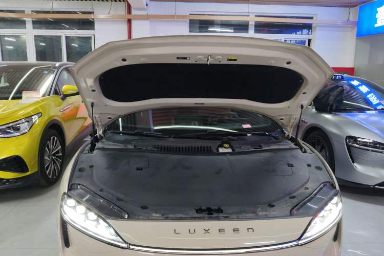 Used Hima Luxeed S7 2024 Max RS Engine Bay