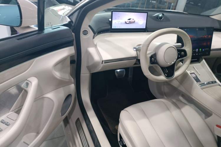 Used Hima Luxeed S7 2024 Pro Rear-Drive Long-Range Version Interior 3