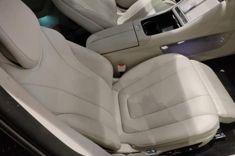 Used Hima Luxeed S7 2024 Pro Rear-Drive Long-Range Version Right Front Seat