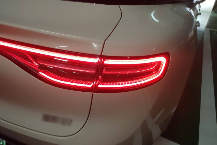 Used Hima Luxeed S7 2024 Max Rear-Drive Long-Range Intelligent Driving Version Right Rear Taillight