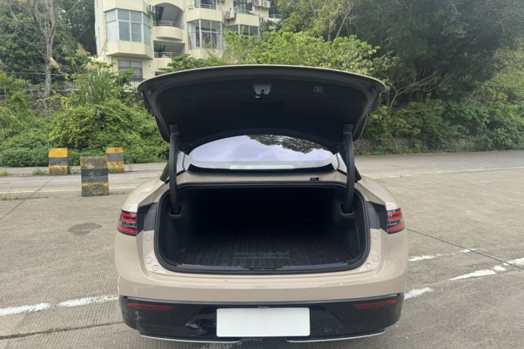Used Hima Luxeed S7 2024 Max Trunk