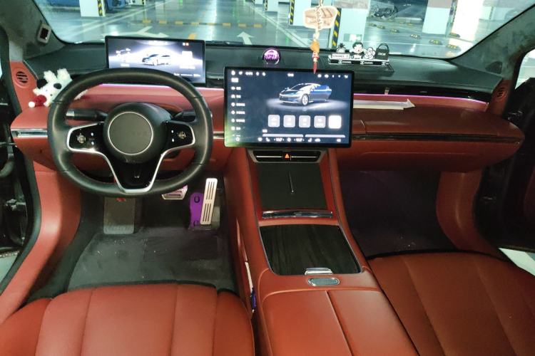 Used Hima Luxeed S7 2025 855 km Max Center Console