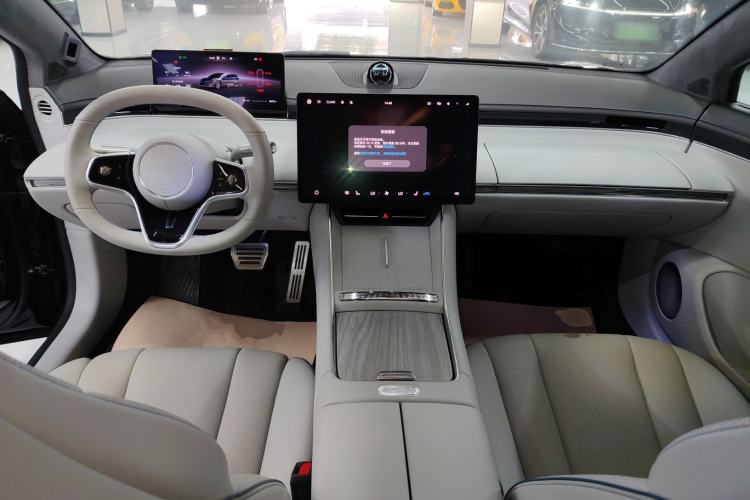 Used Hima Luxeed S7 2025 785 km Ultra Center Console
