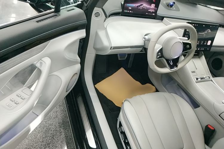Used Hima Luxeed S7 2025 855 km Max Driver Seat