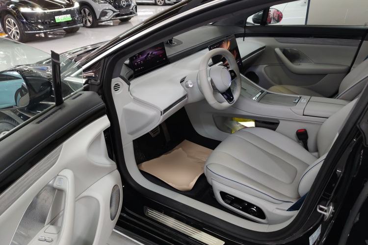 Used Hima Luxeed S7 2025 785 km Ultra Driver Seat
