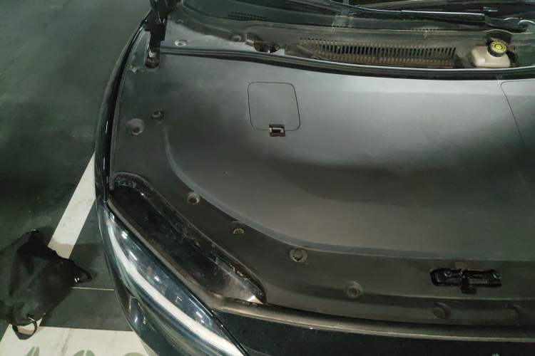 Used Hima Luxeed S7 2025 855 km Max Engine Bay Right