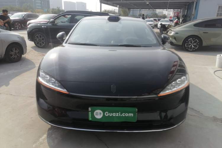 Used Hima Luxeed S7 2025 855 km Max Exterior 1