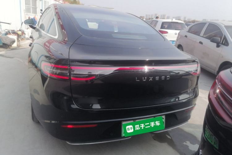 Used Hima Luxeed S7 2025 855 km Max Exterior 4