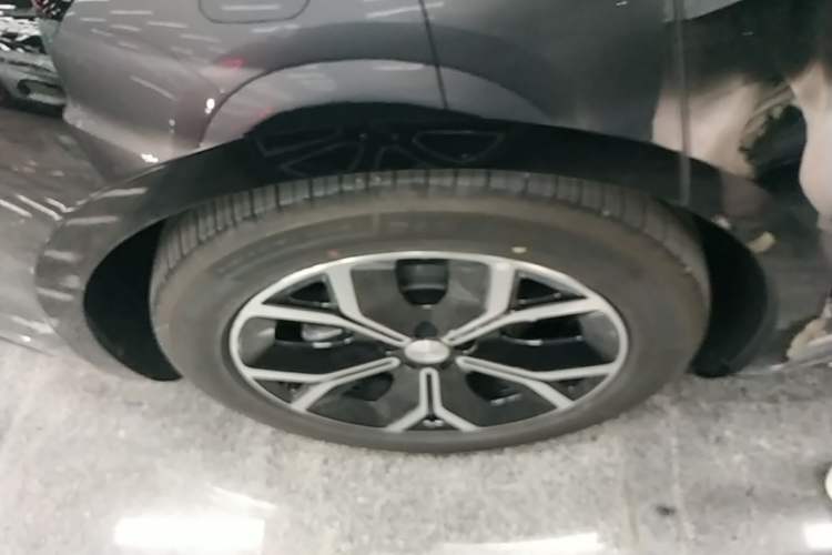 Used Hima Luxeed S7 2025 855 km Max Exterior 5