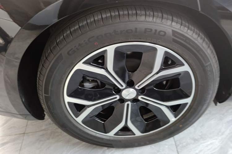 Used Hima Luxeed S7 2025 855 km Max Exterior 5