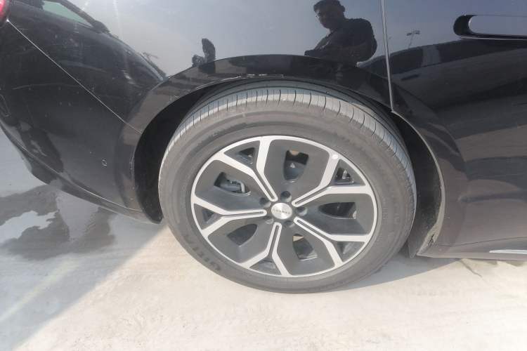 Used Hima Luxeed S7 2025 855 km Max Exterior 8