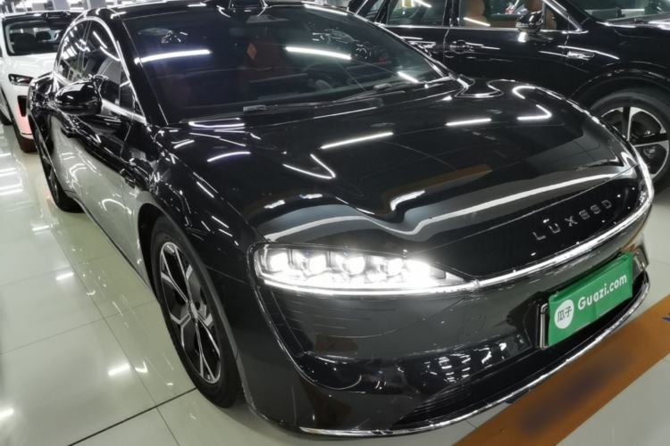 Used Hima Luxeed S7 2025 855 km Max Front Right 45 Deg