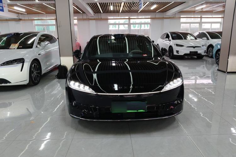 Used Hima Luxeed S7 2025 785 km Ultra Front