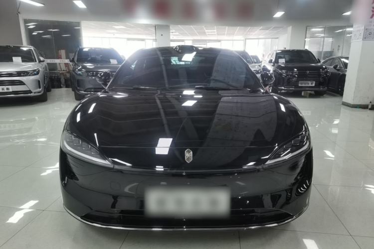 Used Hima Luxeed S7 2025 855 km Max Front