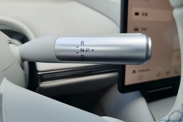Used Hima Luxeed S7 2025 855 km Max Gear Lever