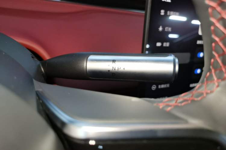Used Hima Luxeed S7 2025 855 km Max Gear Lever