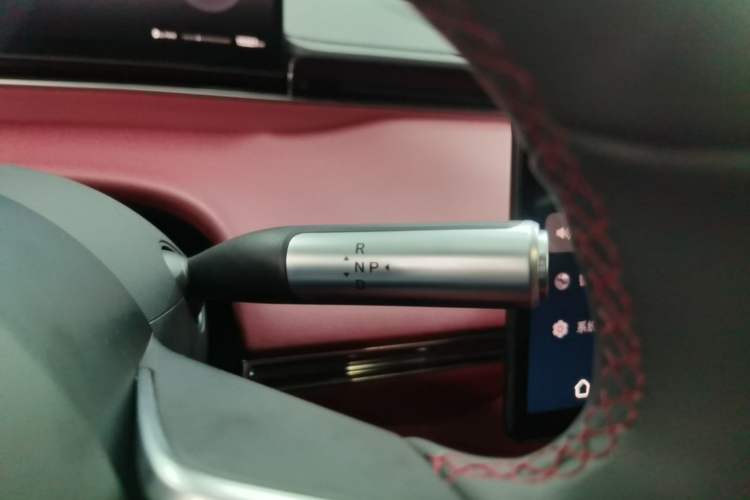 Used Hima Luxeed S7 2025 855 km Max Gear Lever