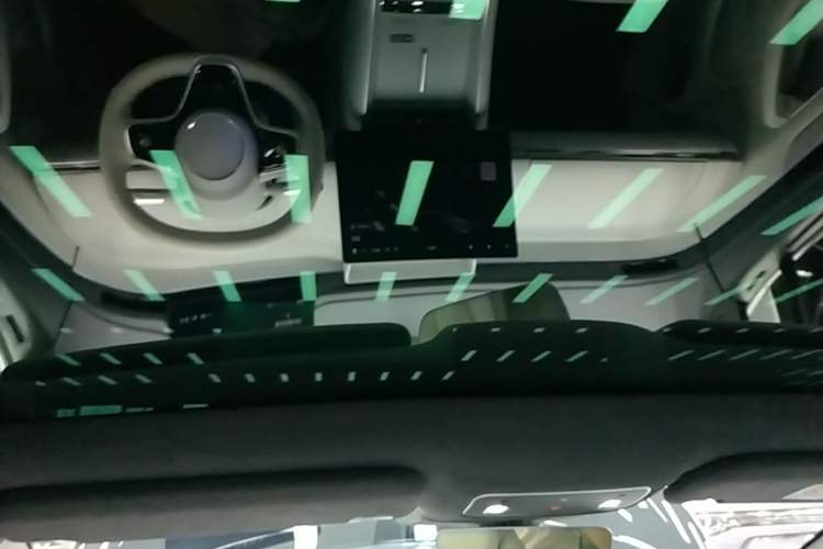 Used Hima Luxeed S7 2025 855 km Max Headliner