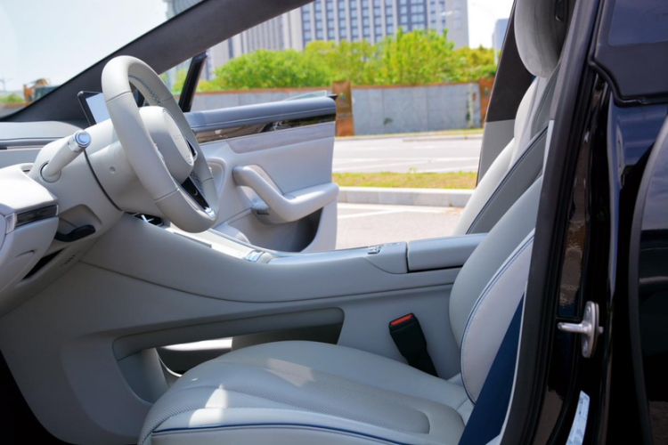 Used Hima Luxeed S7 2025 855 km Max Interior 3