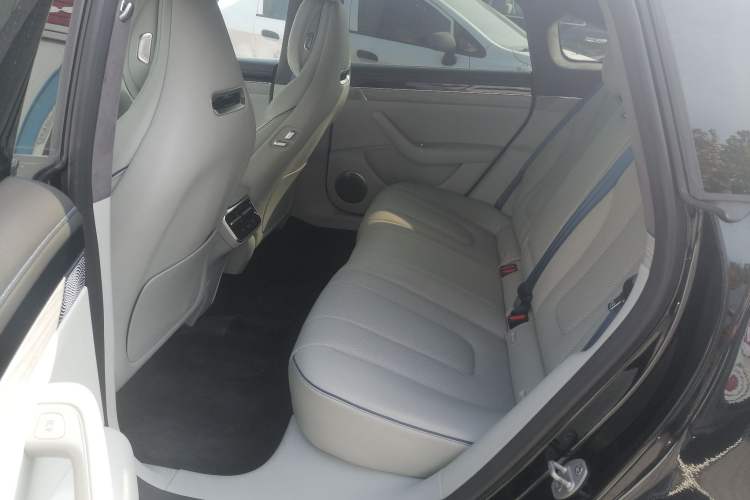 Used Hima Luxeed S7 2025 855 km Max Interior 4