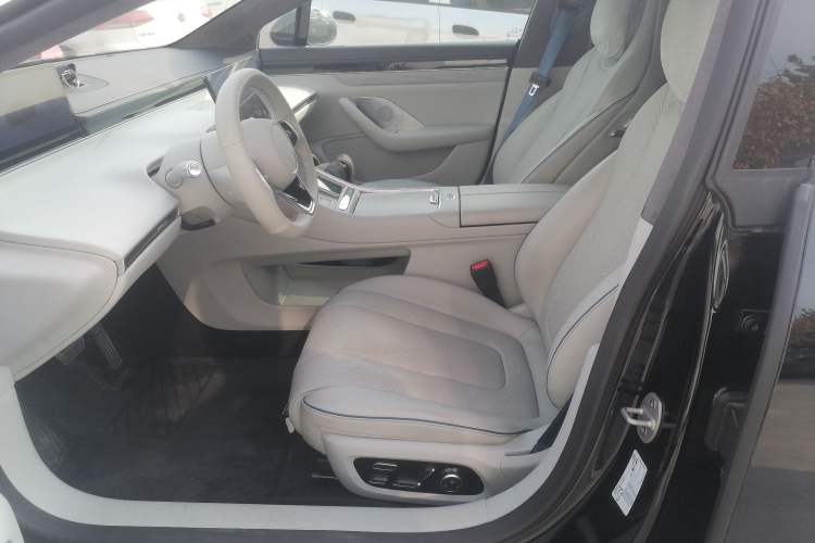 Used Hima Luxeed S7 2025 855 km Max Left Front Seat