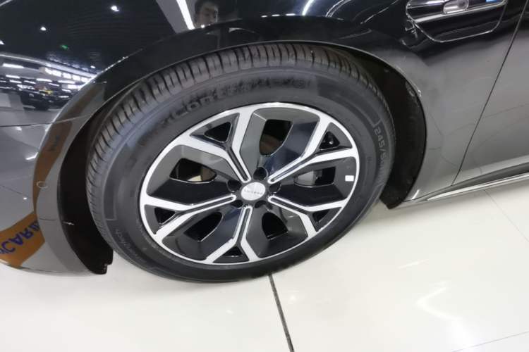 Used Hima Luxeed S7 2025 855 km Max Left Front Wheel Hub