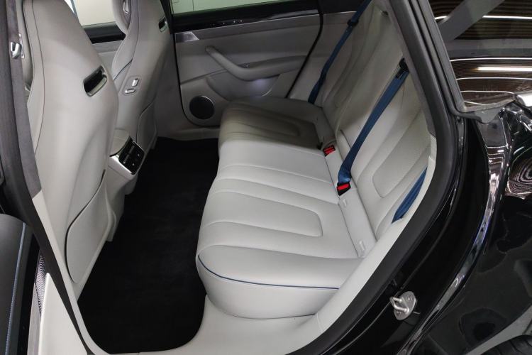 Used Hima Luxeed S7 2025 785 km Ultra Left Rear Seat