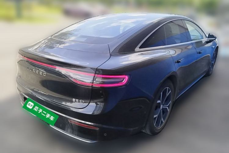 Used Hima Luxeed S7 2025 855 km Max Rear Right 45 Deg