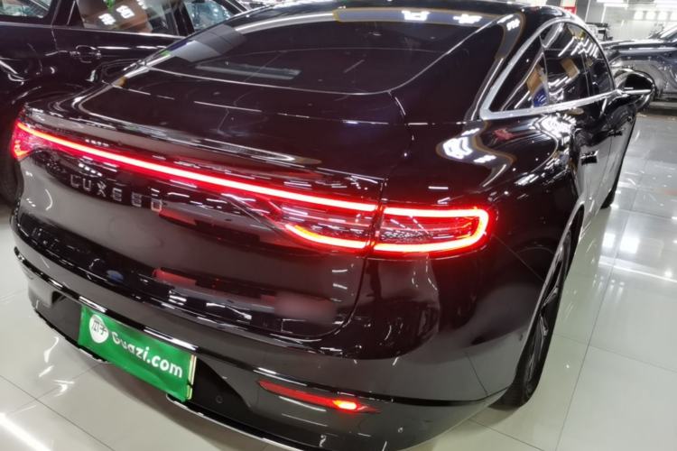 Used Hima Luxeed S7 2025 855 km Max Rear Right 45 Deg
