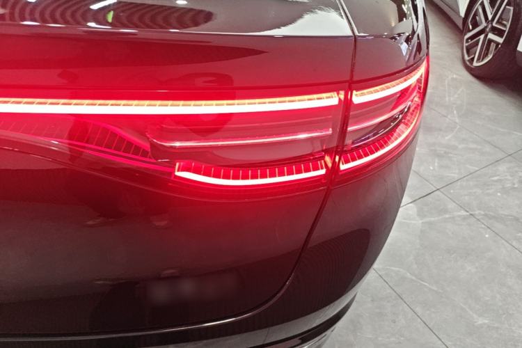 Used Hima Luxeed S7 2025 855 km Max Right Rear Taillight