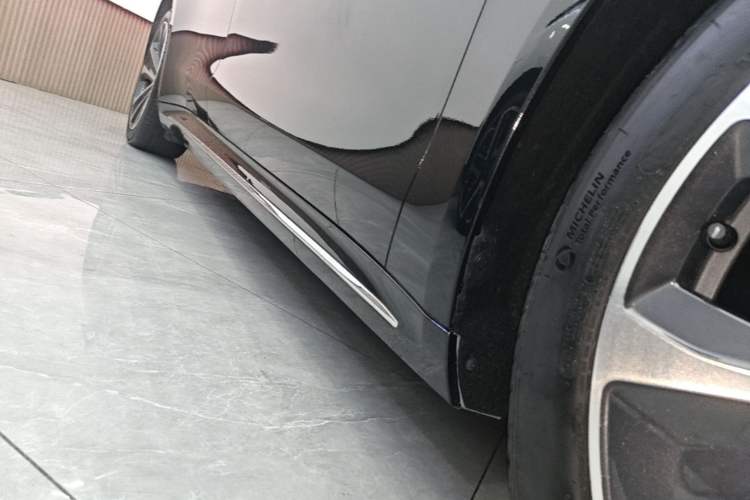 Used Hima Luxeed S7 2025 855 km Max Right Side Sill