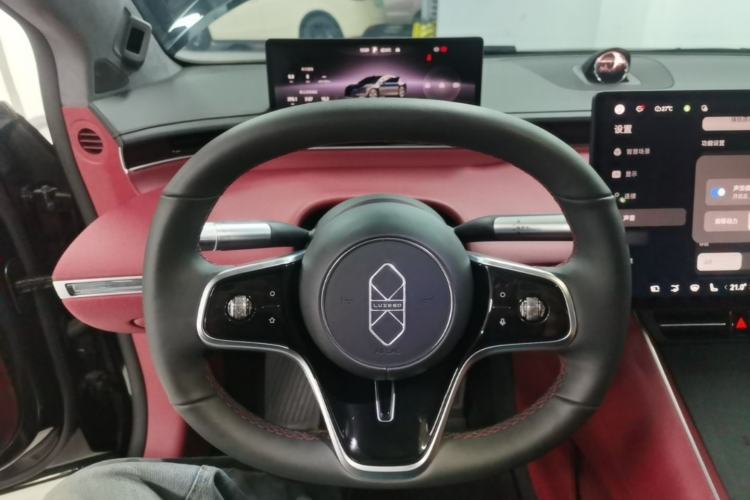 Used Hima Luxeed S7 2025 855 km Max Steering Wheel