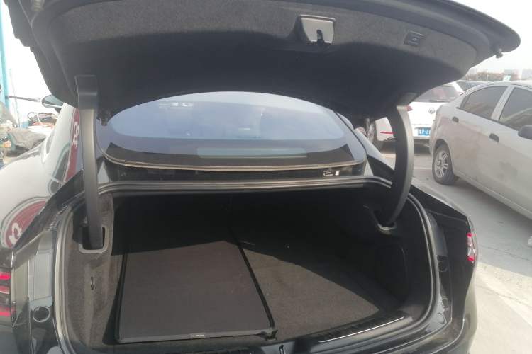 Used Hima Luxeed S7 2025 855 km Max Trunk