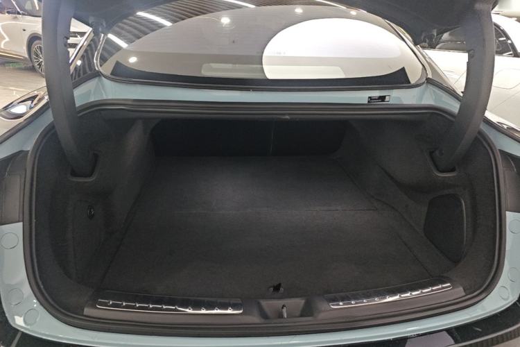 Used Hima Luxeed S7 2025 855 km Max Trunk
