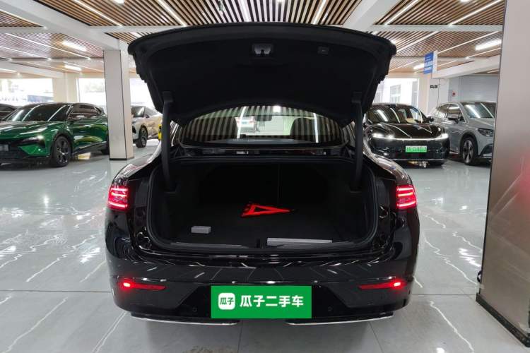 Used Hima Luxeed S7 2025 785 km Ultra Trunk