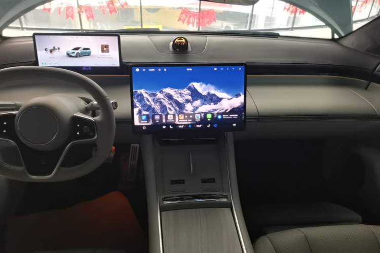Used Hima Luxeed S7 2025 785 km Ultra Audio And AC Panel