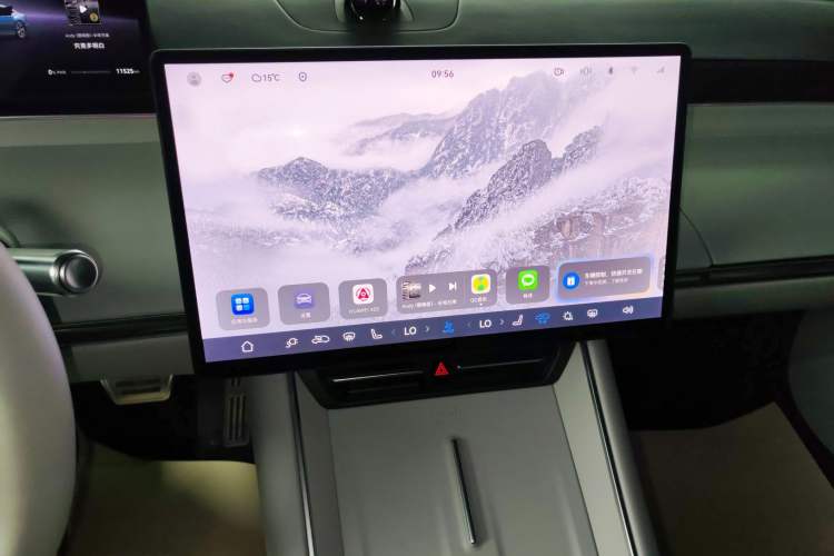 Used Hima Luxeed S7 2025 705 km Pro Audio And AC Panel