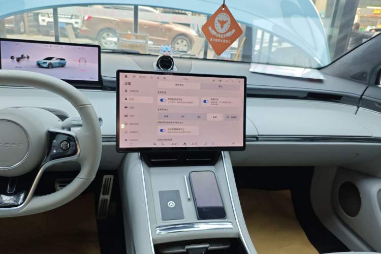 Used Hima Luxeed S7 2025 855 km Max Audio And AC Panel