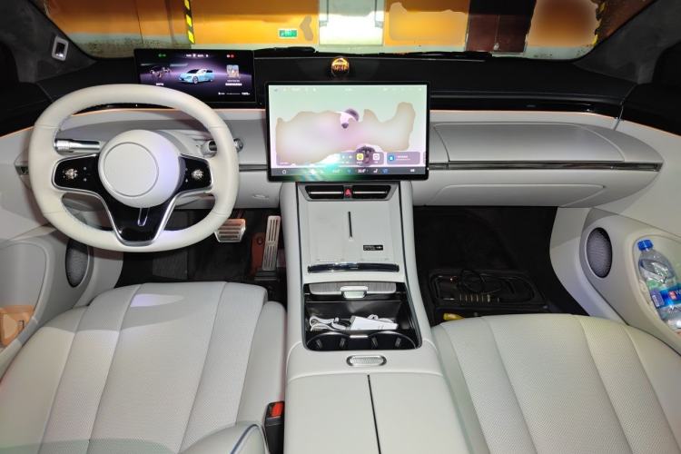 Used Hima Luxeed S7 2025 855 km Max Center Console